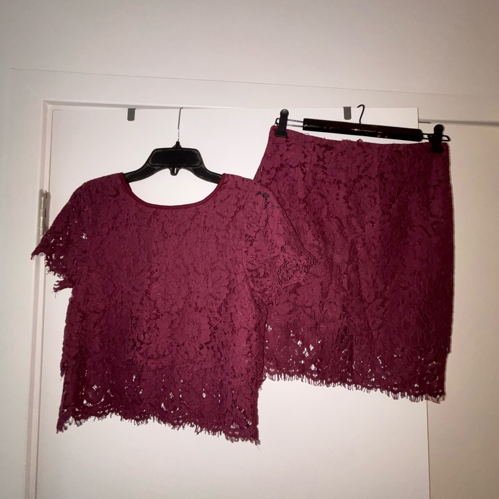 Lulu’s Lace Two-Piece Skirt Set in Burgundy